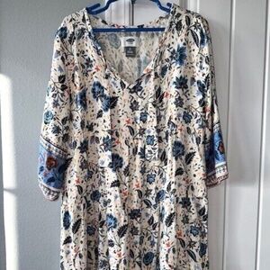 Old Navy Girls dress. Size 8. White and blue. Knee length. New without tags.